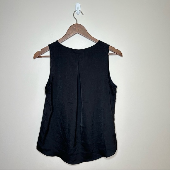 Banana Republic Relaxed Fit V Neck Blouse Sleeveless Silky Material Black XS - Picture 4 of 9
